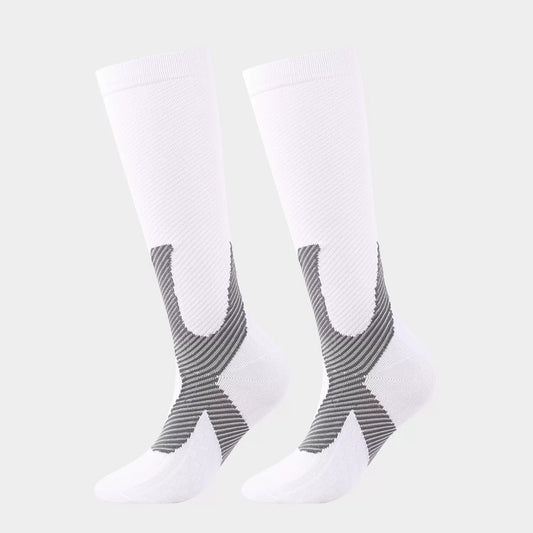 Vit knälång sportstrumpa med kompression klass 1 (15–21 mmHg) – unisex